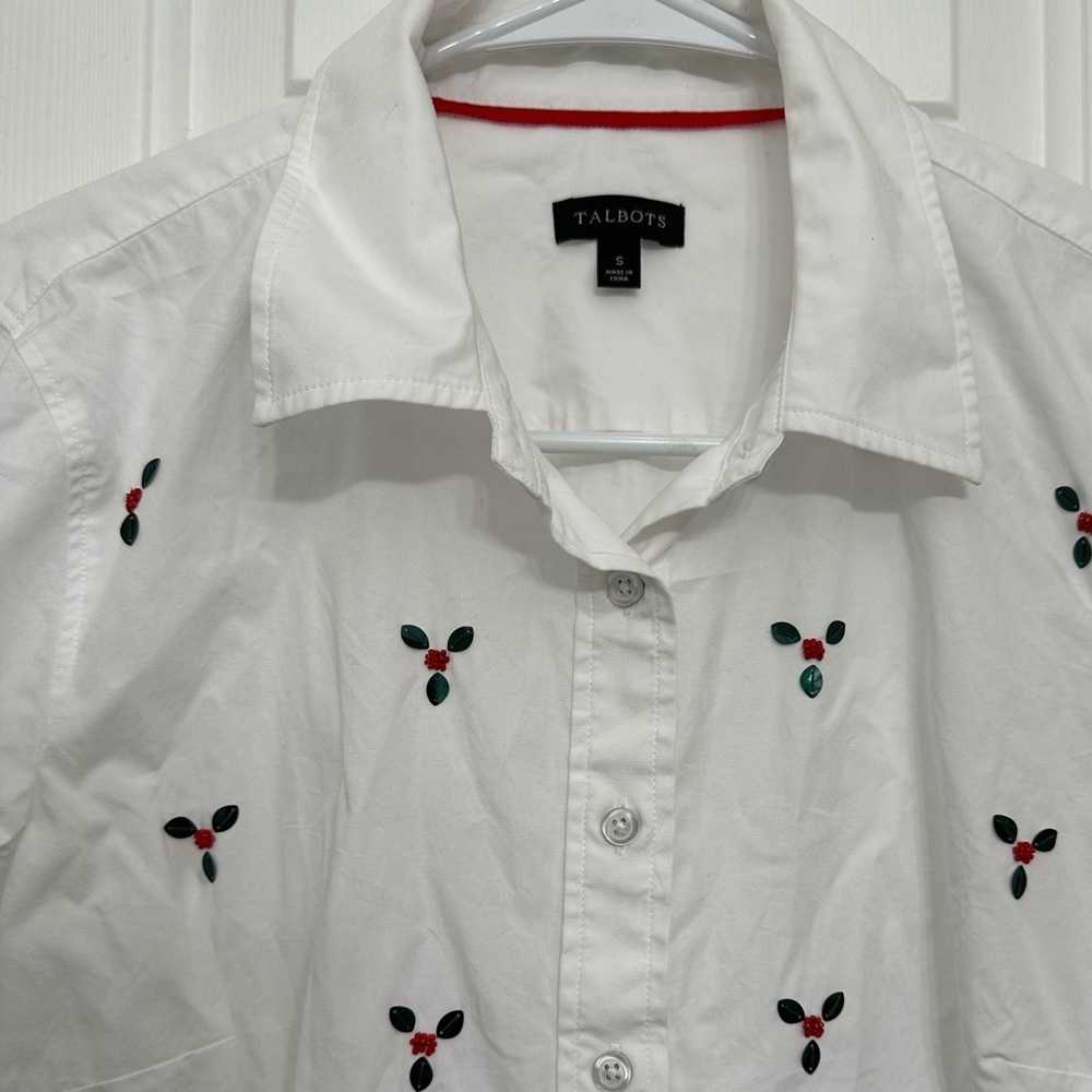 Talbots Women’s Button Down Shirt Small Sequin Holly Berry White Cotton Blouse - Picture 3 of 11